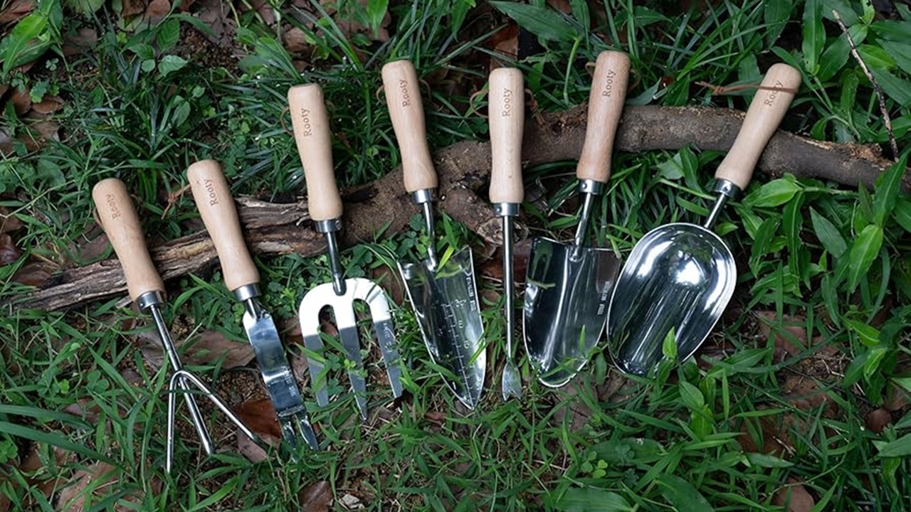 Benefits of Carbon Steel Garden Tools in Gardepot Sets